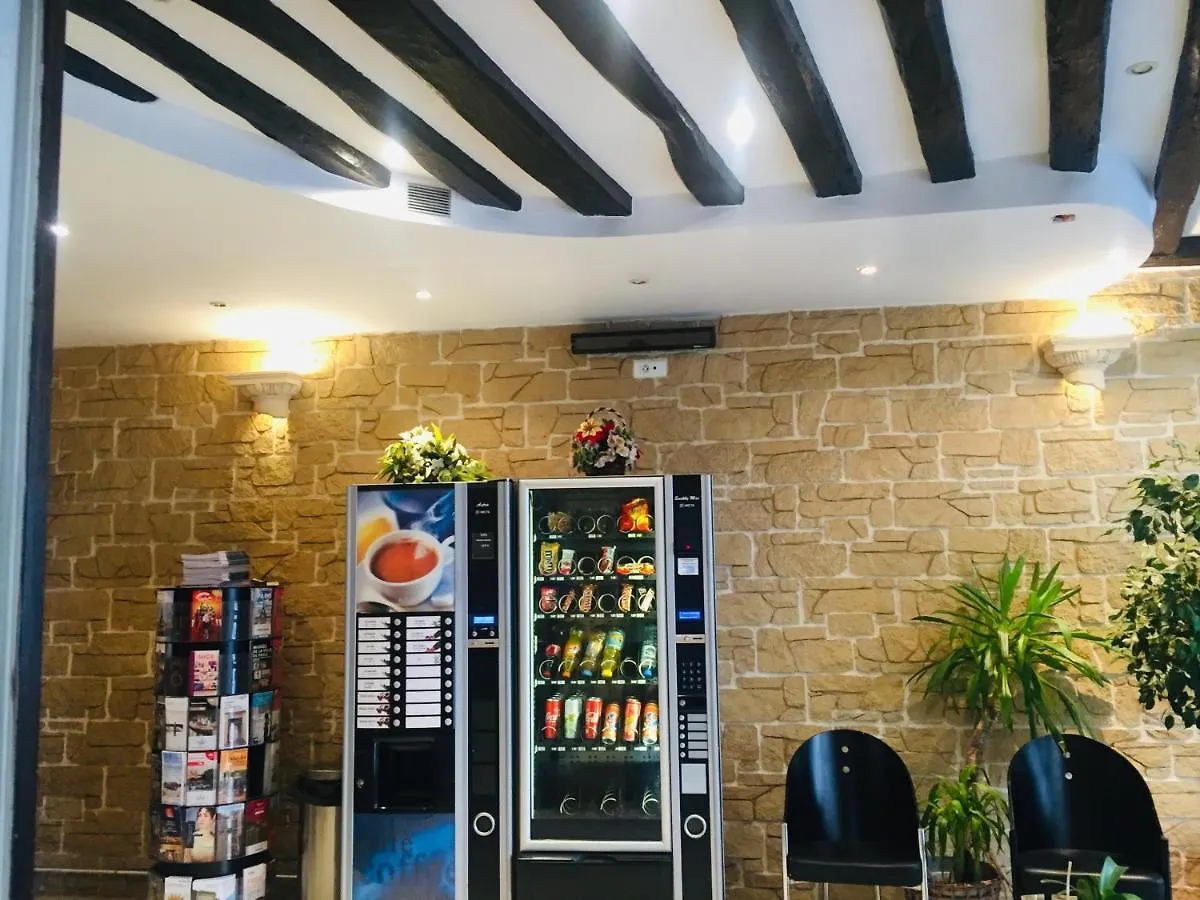 Le Mediterraneen Hotel